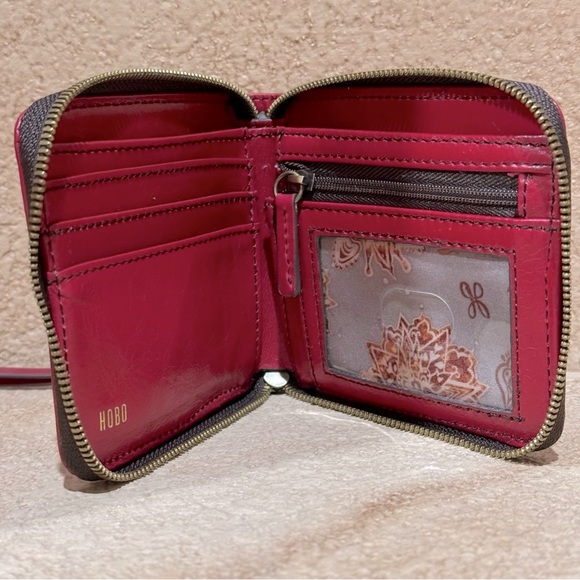 HOBO Handbags - HOBO BI-FOLD ZIPPY ZIP AROUND WALLET LNWOT